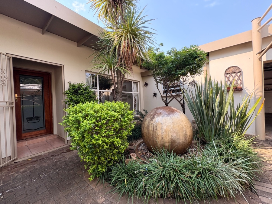 4 Bedroom Property for Sale in Neserhof North West